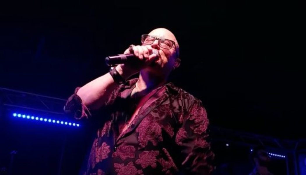 Watch GEOFF TATE Perform QUEENSRŸCHE’s Entire ‘Empire’ And ‘Rage For Order’ Albums In Milan, Italy