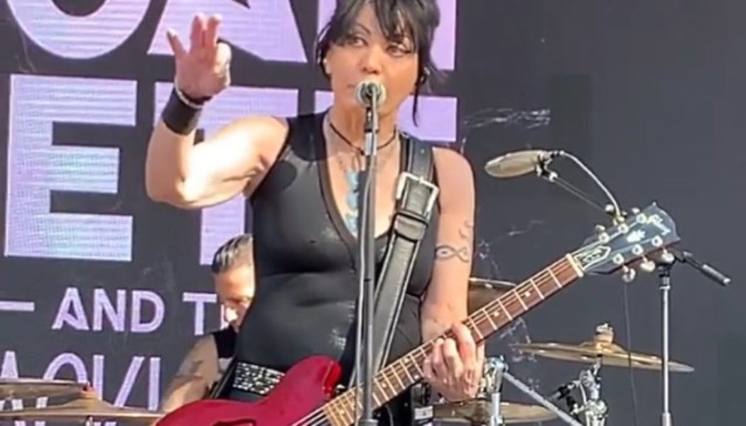 Watch: JOAN JETT Pays Emotional Tribute To TAYLOR HAWKINS At Georgia’s BROOKHAVEN CHERRY BLOSSOM FESTIVAL