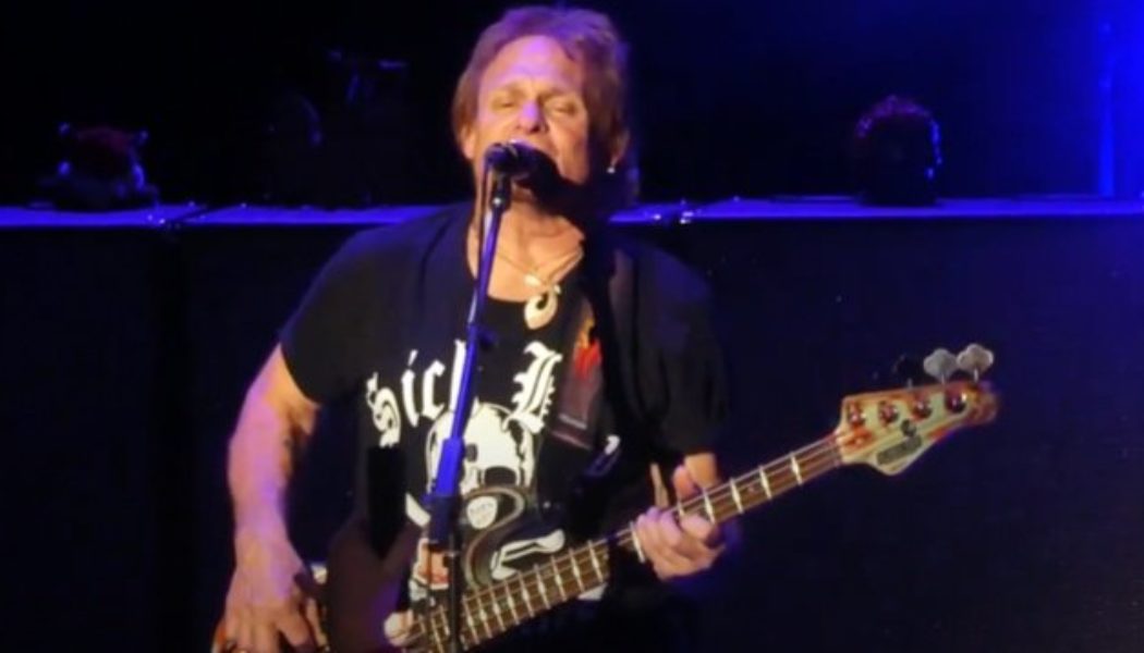 Watch MICHAEL ANTHONY Sing VAN HALEN’s ‘Ain’t Talkin’ ‘Bout Love’ At FLORIDA STRAWBERRY FESTIVAL