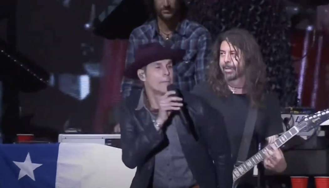 Watch Perry Farrell Join Foo Fighters Onstage to Cover Jane’s Addiction’s ‘Been Caught Stealing’