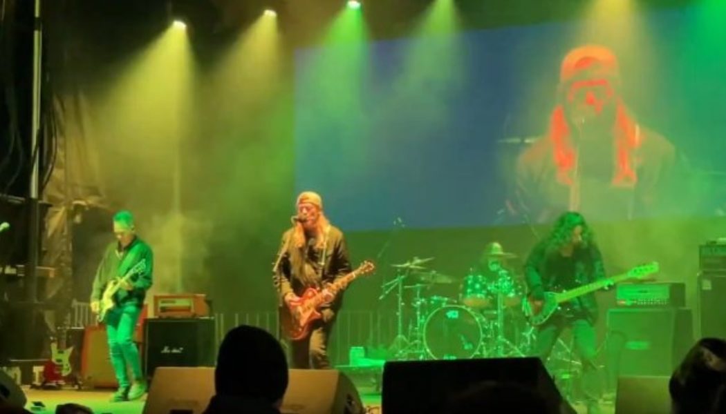 Watch: PUDDLE OF MUDD Covers BLACK SABBATH’s ‘War Pigs’ At Oklahoma City’s HONEYMOON ROCK FEST