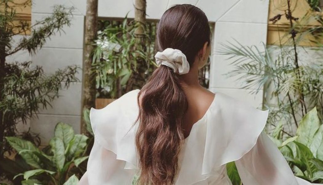 16 Chic Ways To Wear Hair Accessories This Summer