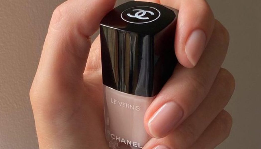 20 ‘Clean Girl’ Nail Looks We’re Saving For Our Next Manicure