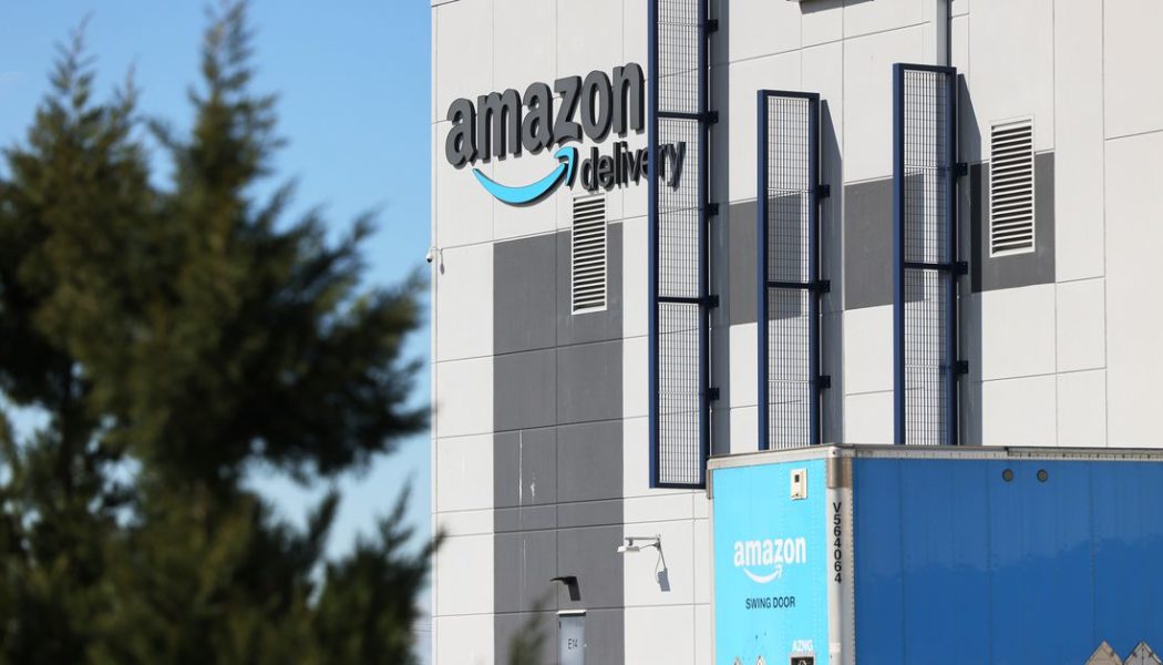 Amazon workers vote to unionize Staten Island warehouse