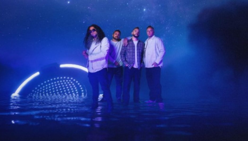 COHEED AND CAMBRIA Shares Acoustic Cover Of KISS’s ‘Love Gun’