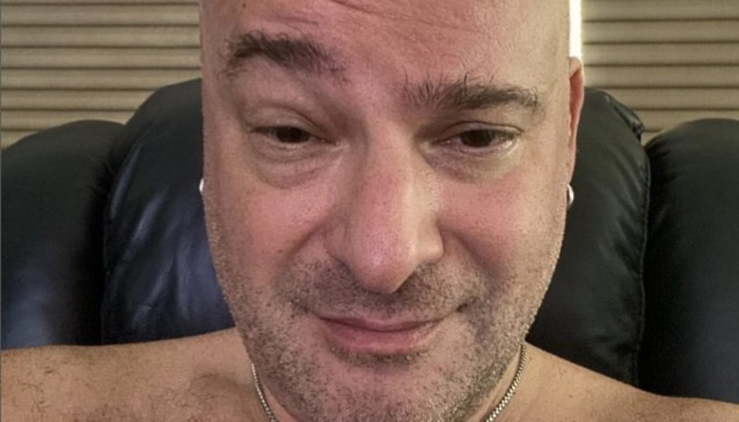 DISTURBED’s DAVID DRAIMAN Gets Blasted On Social Media For ‘Solution’ To Student Debt Crisis