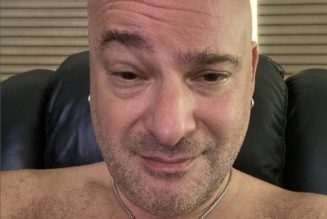 DISTURBED’s DAVID DRAIMAN Gets Blasted On Social Media For ‘Solution’ To Student Debt Crisis