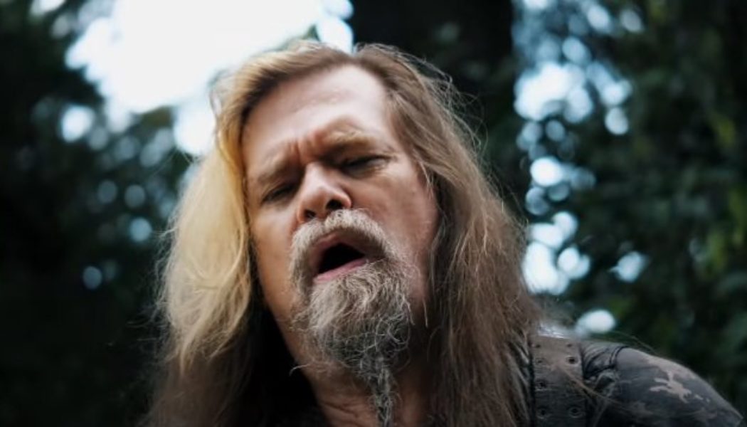 Ex-W.A.S.P. Guitarist CHRIS HOLMES Releases Music Video For ‘I Am What I Am’