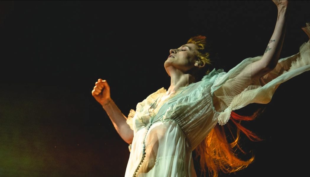 Florence + the Machine Kick Off “Dance Fever Tour”: Video + Setlist