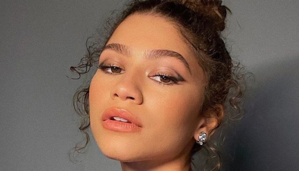 From Zendaya to VB, Celebrity Makeup Artists Share the Tips Behind Their Makeup