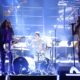 H.E.R. Rocks Out at Grammys With Lenny Kravitz, Travis Barker