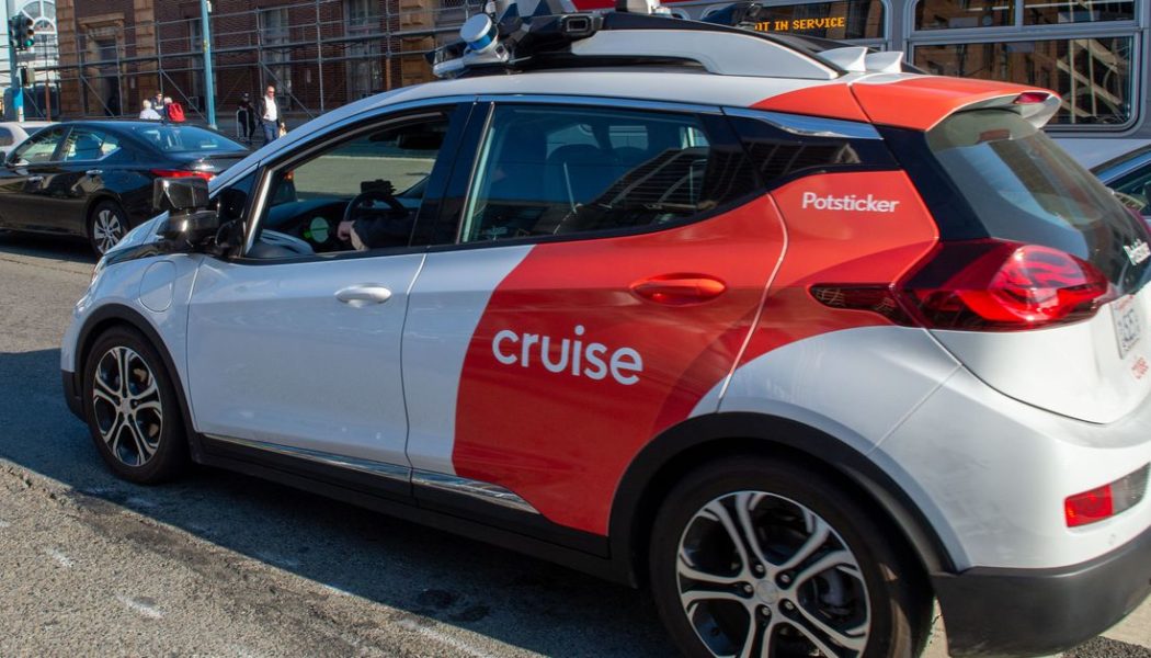 Here’s what happens when cops pull over a driverless Cruise vehicle