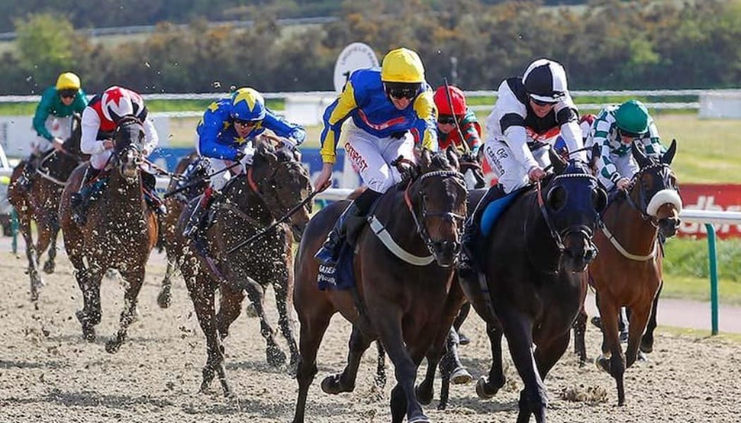 ITV Horse Racing Tips and Trends | Best Bets for 3.30 and 4.05 Kempton