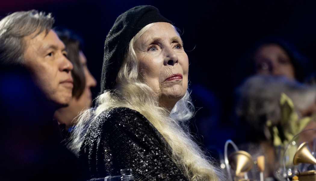 Joni Mitchell to Present at the 2022 Grammys