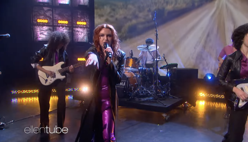 MUNA Delivers Punchy Performance of ‘Anything But Me’ on ‘Ellen’