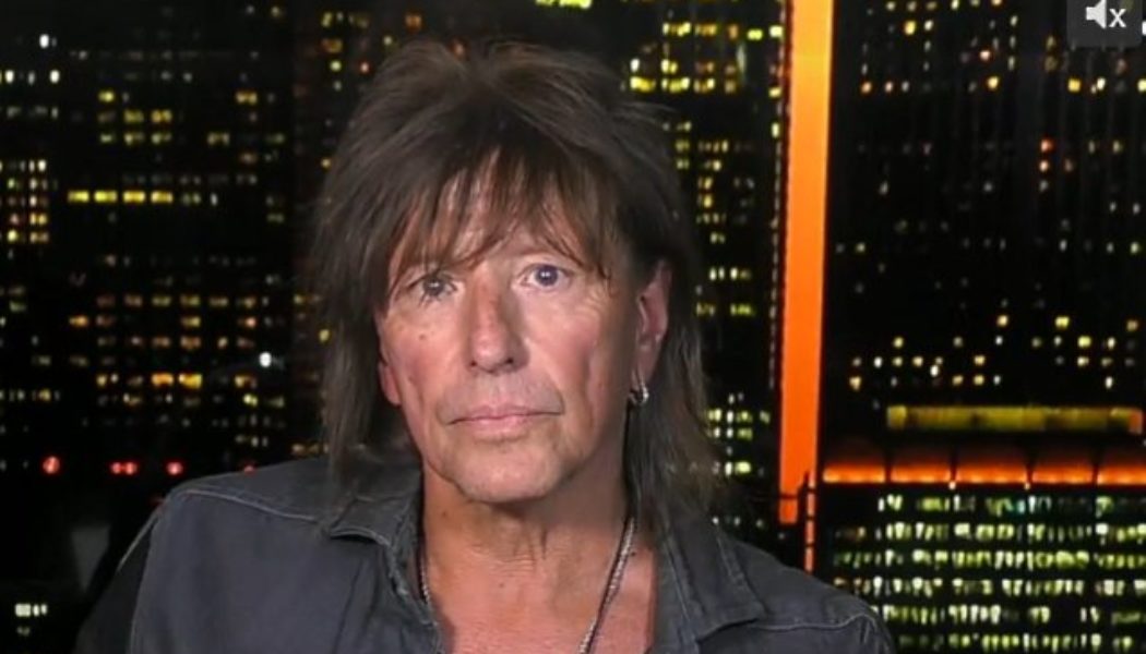 RICHIE SAMBORA On TAYLOR HAWKINS’s Death: ‘Sometimes The Perils Of Being In The Rock And Roll Business Can Kill You’