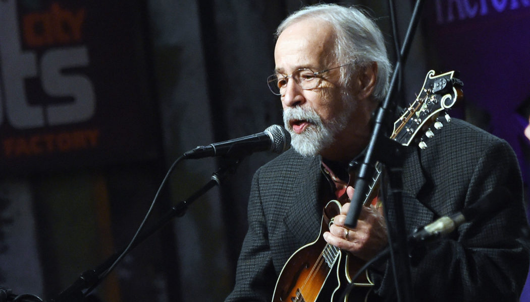 Roland White, Bluegrass Legend With a Playful Mandolin Style, Dies at 83