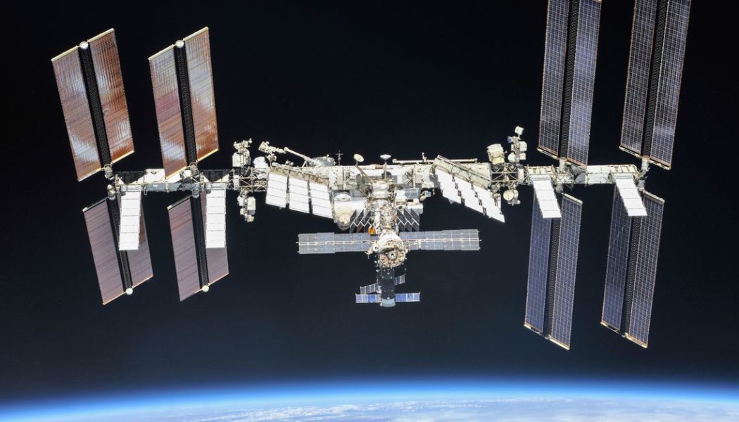 Russia says it will suspend ISS cooperation until sanctions are lifted