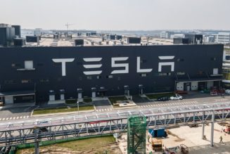 Tesla’s Shanghai factory stays closed as COVID restrictions remain in place