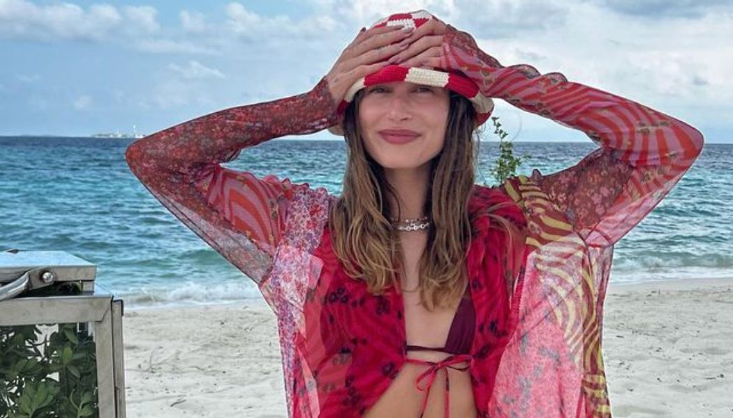 The 2022 Swimsuit Trends Celebs Are Already Wearing