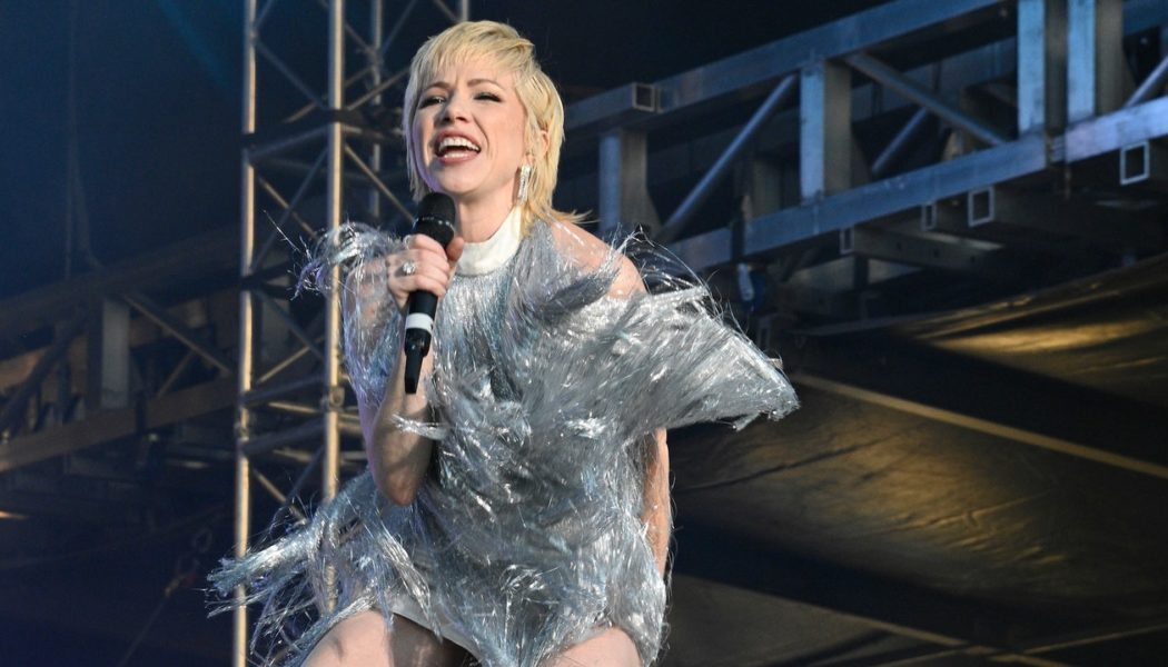 Watch Carly Rae Jepsen Play New Song “Western Wind” at Coachella 2022