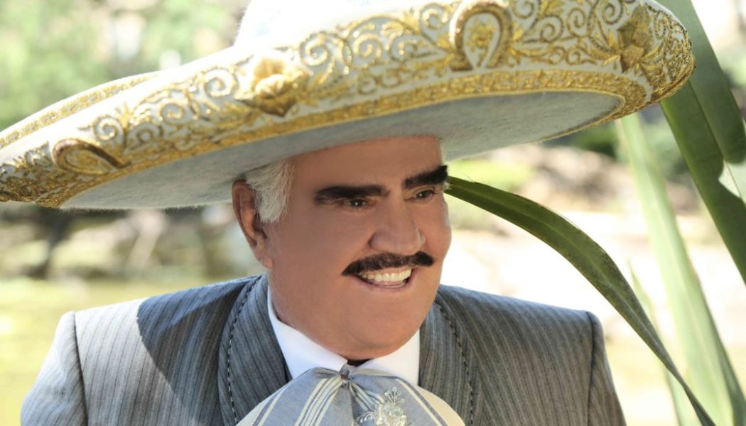 17 Latin Songs For Your Mother’s Day Playlist: Vicente Fernandez, Greeicy, Aventura & More