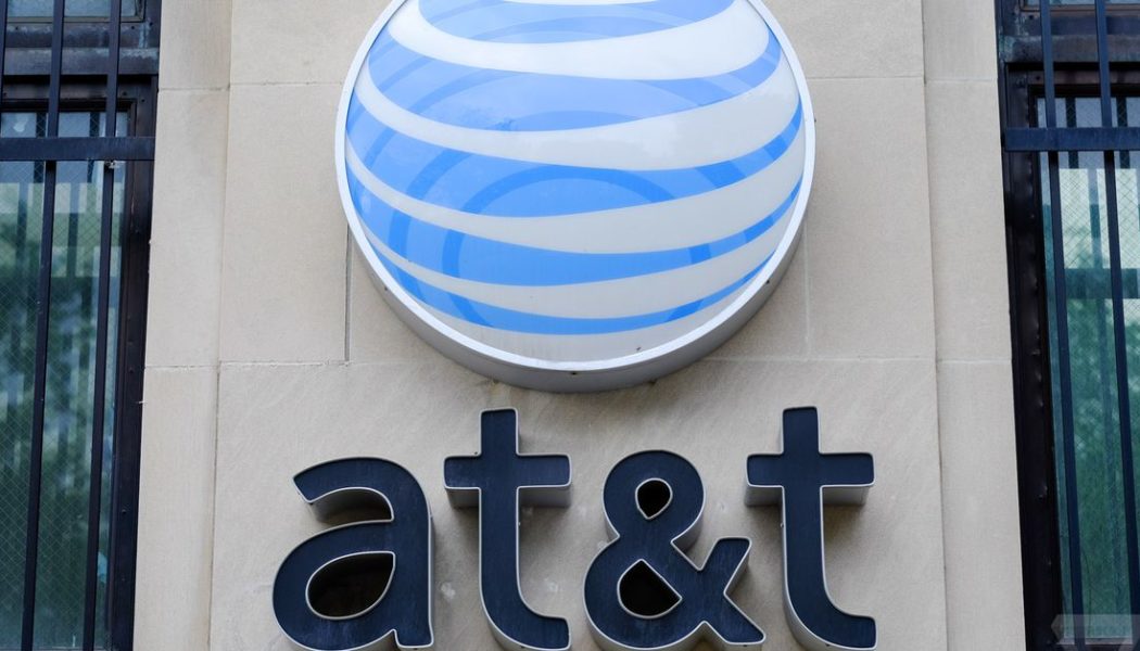 AT&T is about to get away with its bogus $1.99 ‘administrative fee’