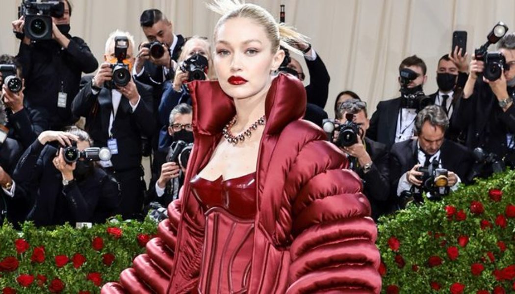 Every Breathtaking Red Carpet Look From the 2022 Met Gala