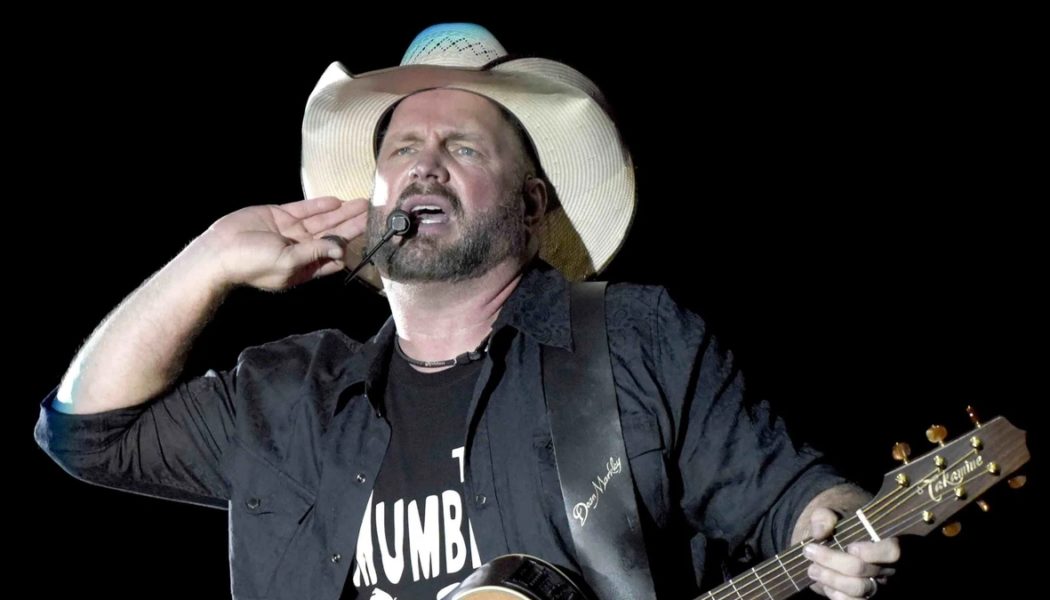 Fans of Garth Brooks Cause Small Earthquake During LSU Concert