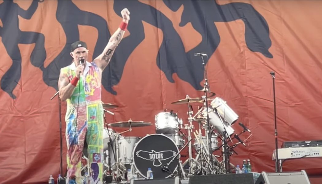 Red Hot Chili Peppers Pay Tribute to Taylor Hawkins at Jazz Fest