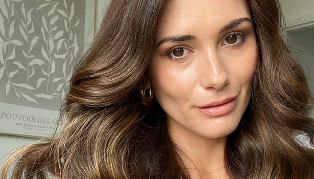 This Hair Wand Gives Salon Worthy Waves – And It’s Only £35