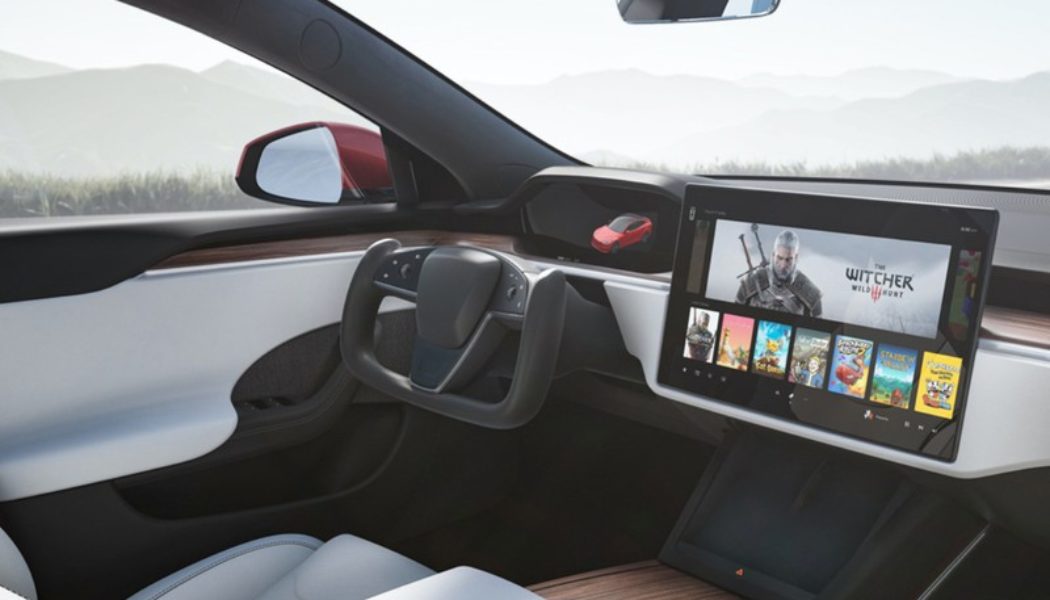 Video Shows New Tesla Model S Features Motorized Swiveling Screen