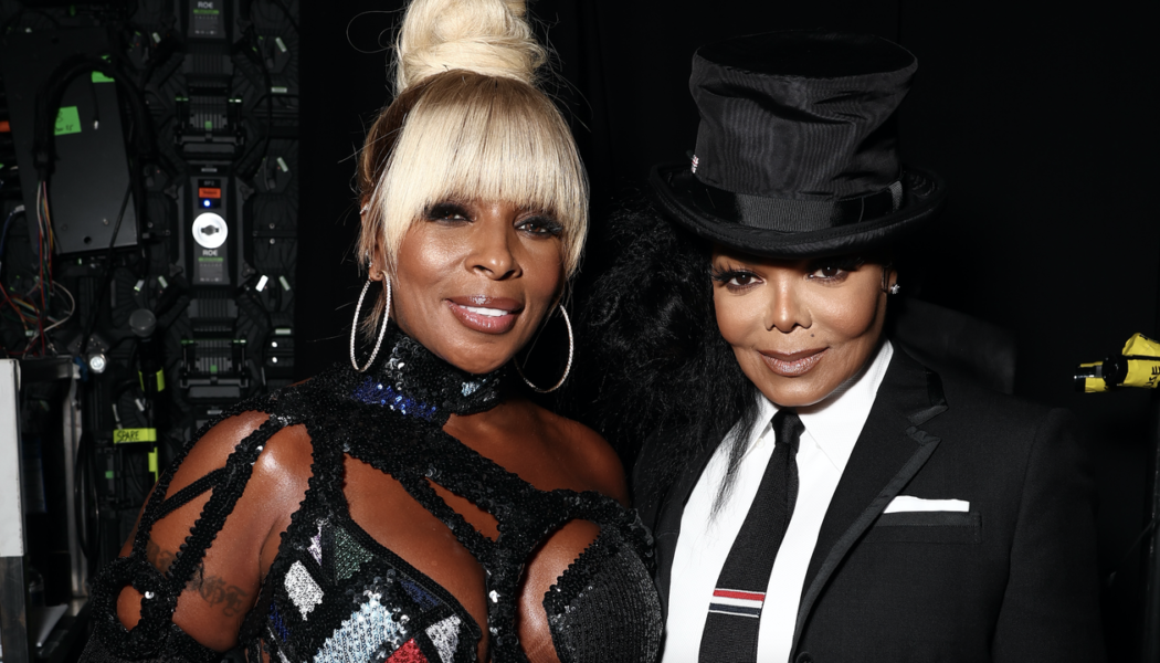 Watch Janet Jackson Present Mary J. Blige With Icon Award at the 2022 Billboard Music Awards