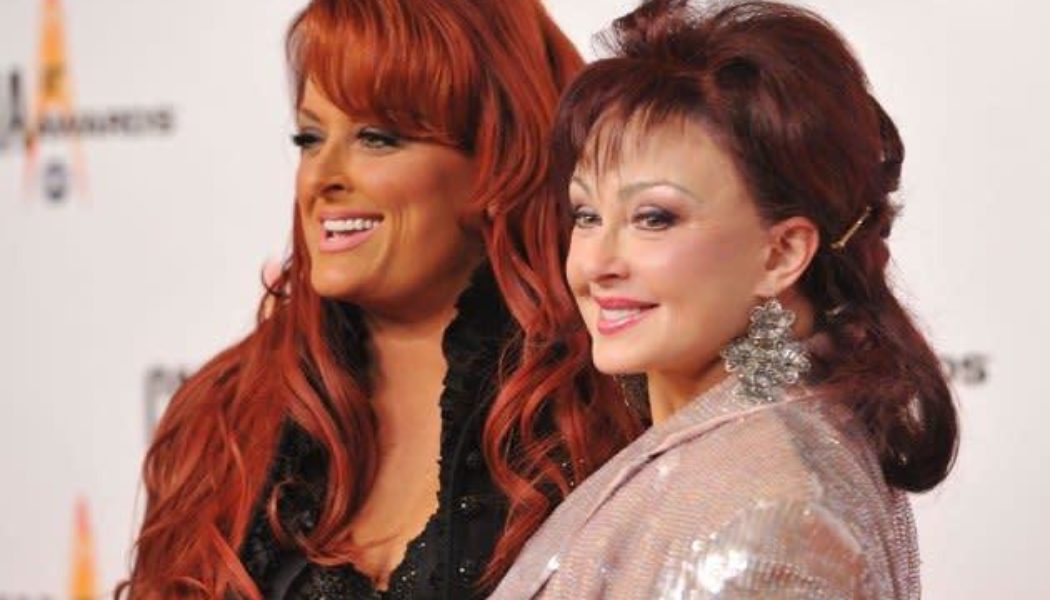 Wynonna Judd Talks Mother Naomi’s Death: ‘I Feel So Helpless’