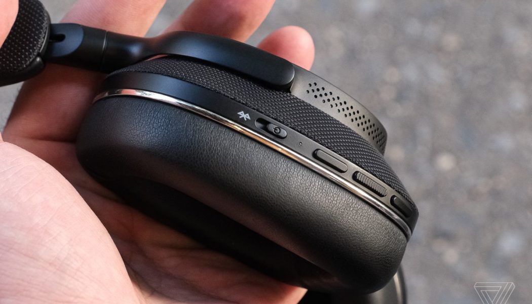 Bowers & Wilkins PX7 S2 review: great sound with style