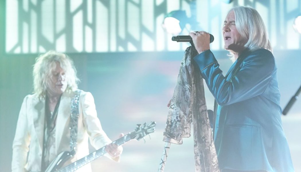 Def Leppard Debuts at No. 1 on Top Hard Rock Albums Chart With ‘Diamond Star Halos’