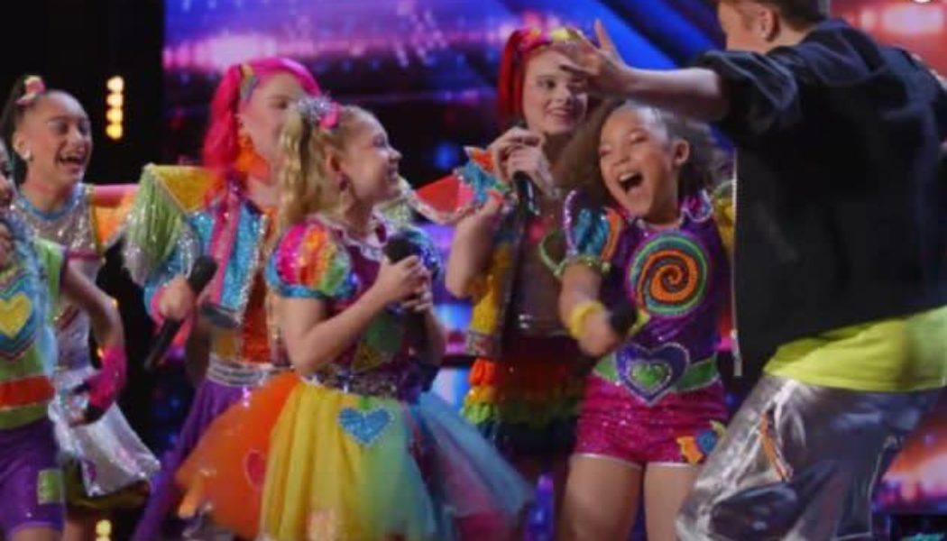 JoJo Siwa’s XOMG POP Goes Off Like a ‘Mini Explosion’ on ‘AGT’: Watch