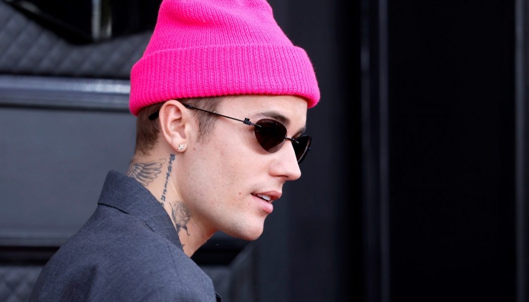 Justin Bieber Explains Concert Cancellations, Says He Has Facial Paralysis