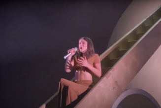 Lorde Covers Carly Rae Jepsen’s “Run Away with Me” at London Concert: Watch