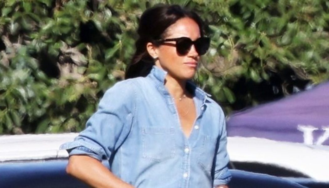 Meghan Markle Wore Denim Shorts With Toe-Jewellery Sandals, Now I Need a Pair