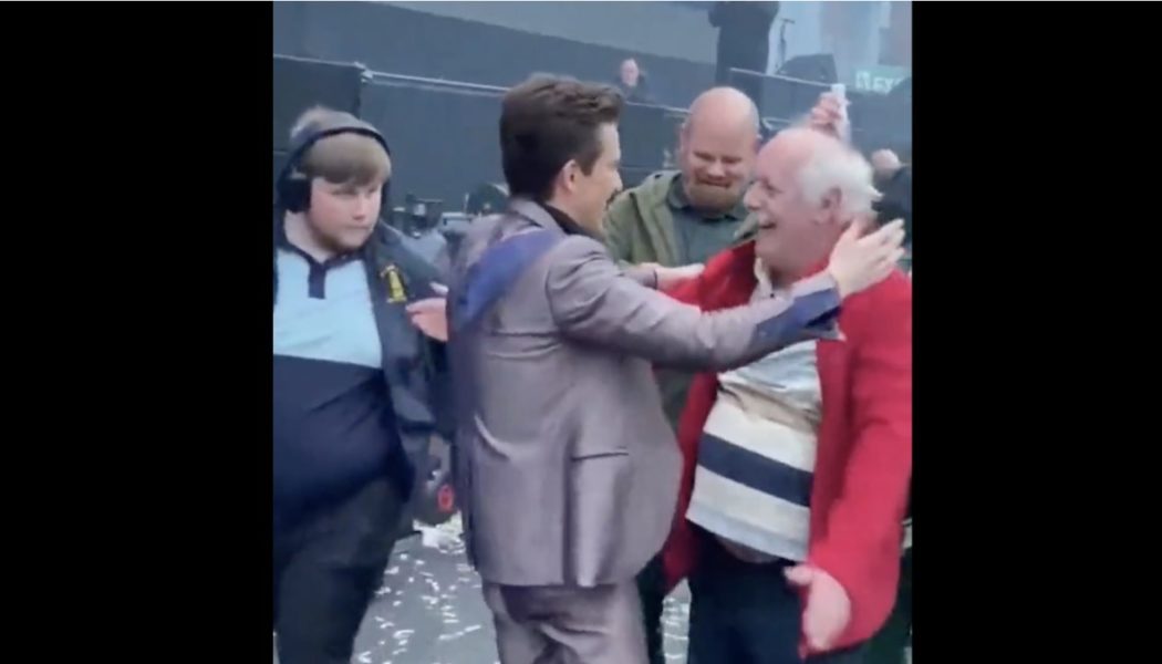 The Killers Halt UK Concert to Check on Elderly Crowdsurfer: Watch