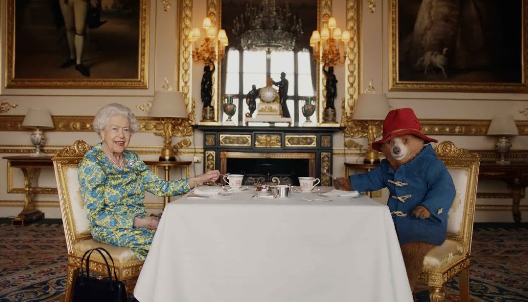 The Queen Has Tea with Paddington Bear