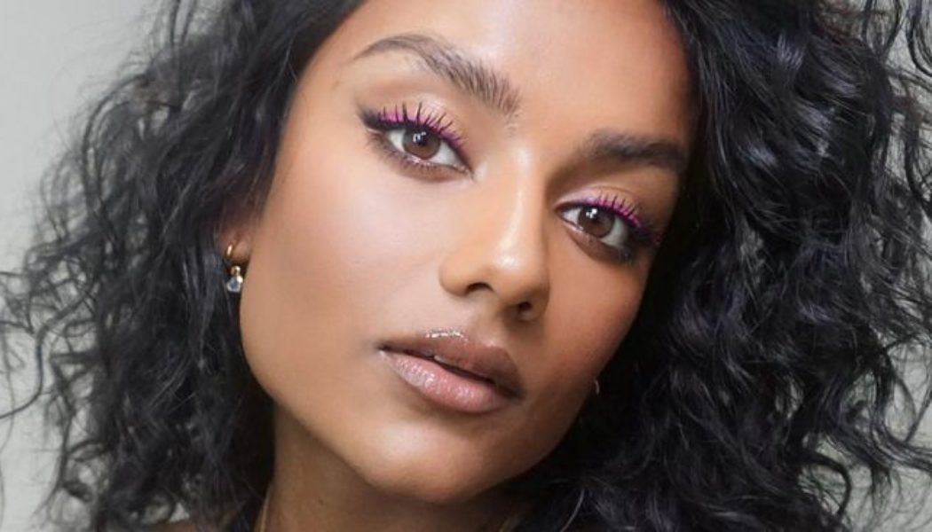 11 Bright, Colourful Eyeliner Looks You’ll Want Re-Create This Summer