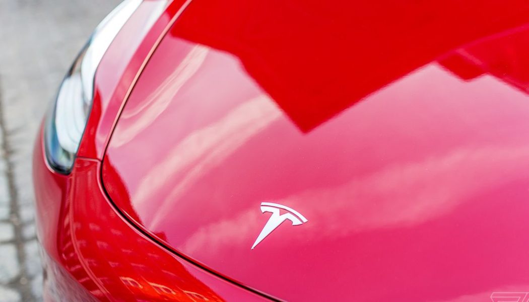 Elon Musk says we should see Steam running on Teslas soon