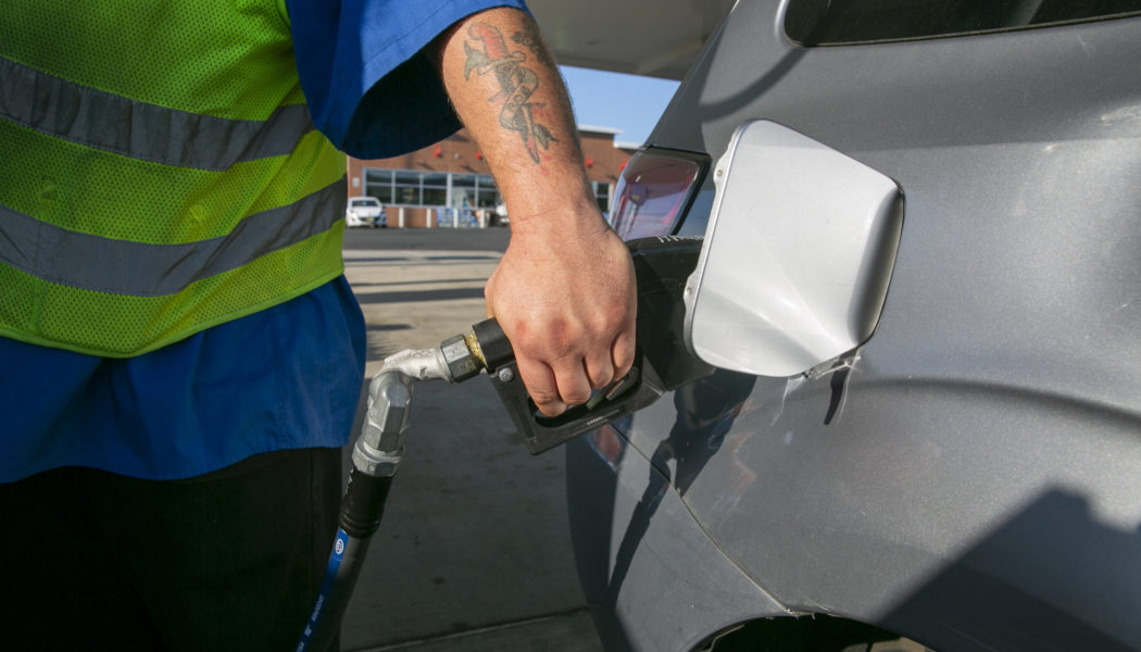 Falling gas prices blunt Republican campaign attacks