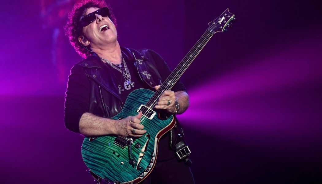 Neal Schon Opens Up About Journey’s Early Days on the Lipps Service Podcast