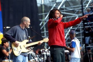 Rage Against The Machine’s Zach de la Rocha Injures Leg During Show In Chicago