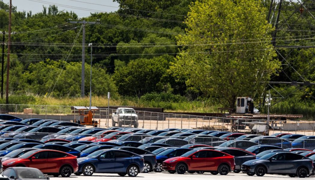 Tesla asks Texans to avoid charging their EVs during peak times because of the heatwave