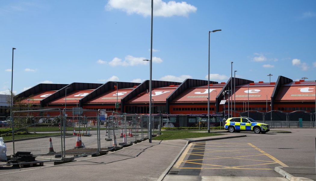 The London Luton airport suspended flights after its runway buckled due to the UK heat