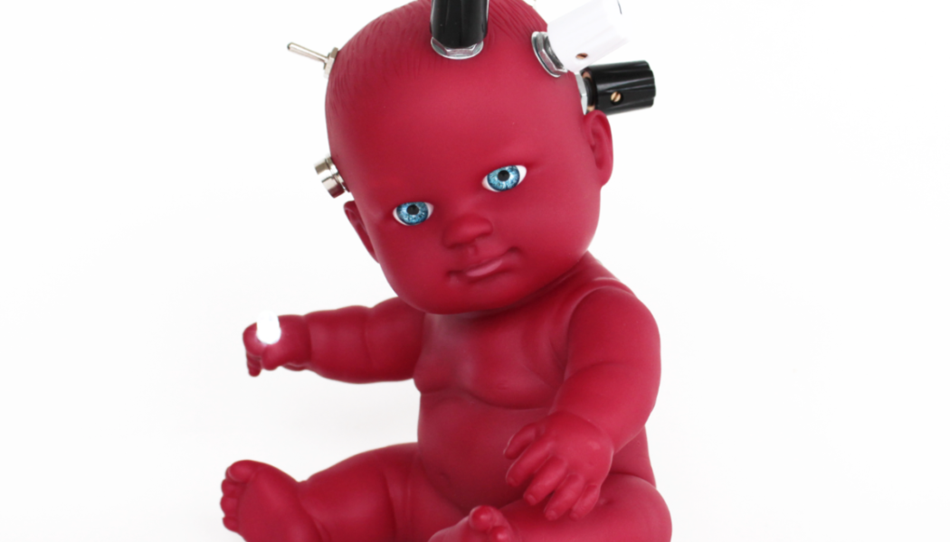 There’s No Calming This Creepy, Light-Sensitive Baby Synthesizer